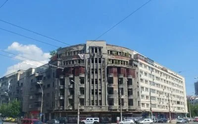 Fostul hotel Dunărea așteaptă de doi ani începerea lucrărilor de reabilitare