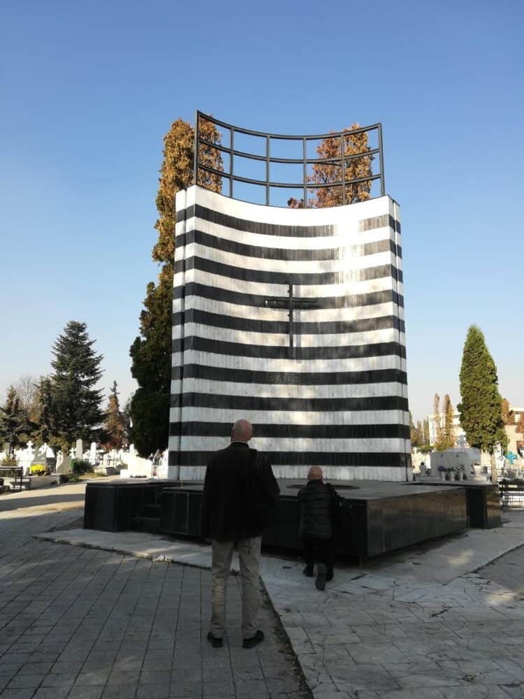 Cimitirul Eroilor, Sursa Foto: Brîndușa Armanca