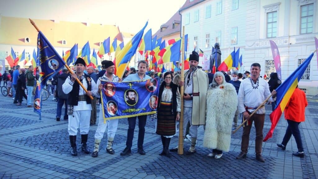 Asociația Avram Iancu cere primăriei Sibiu, retragerea statuii baronului Samuel Brukenthal din Piața Mare, 18 septembrie 2021 (Foto: Facebook / Societatea Avram Iancu din România - Alin Teslovan)