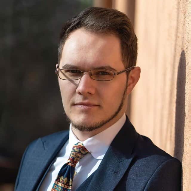 Răzvan Ceuca, doctorand în cadrul Facultății de Istorie și Filosofie a Universității Babeș-Bolyai din Cluj-Napoca