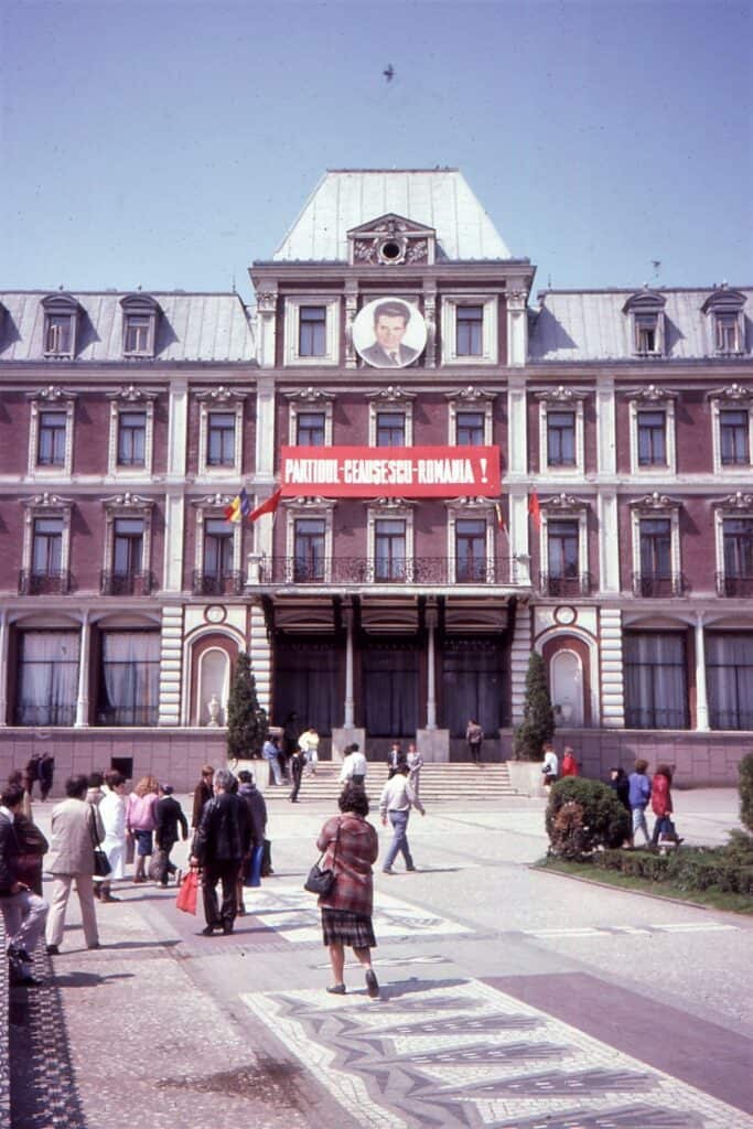 România comunistă, în 1988. Foto: David L. Hadaller, Iași.