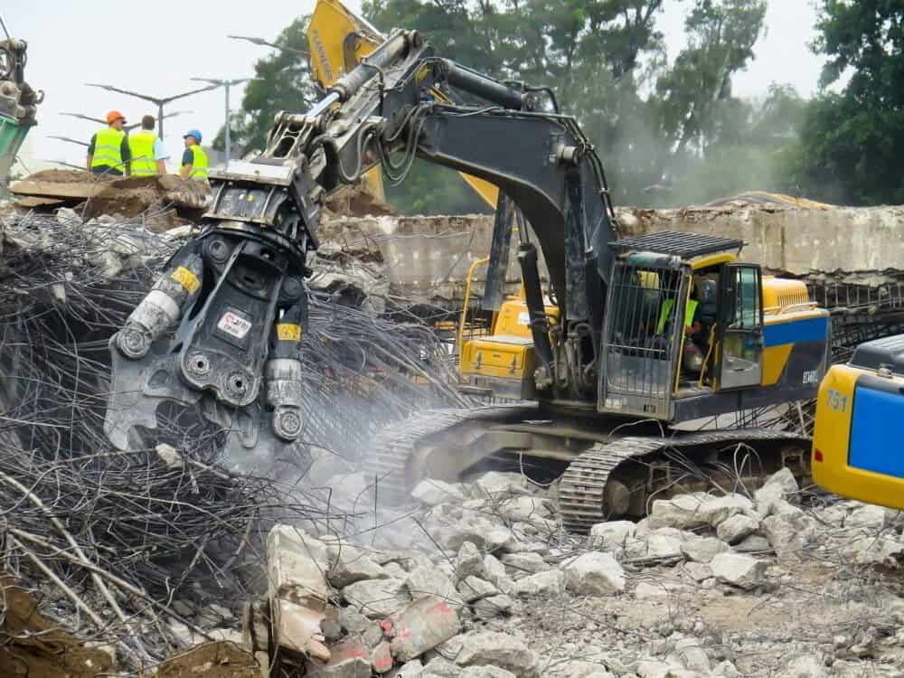 Primăria Cluj-Napoca a lansat o licitație prin care caută o firmă care să demoleze construcțiile ilegale.