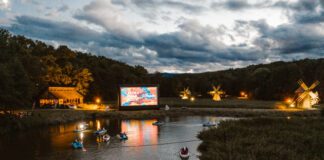 Cinema plutitor pe lacul din Dumbrava Sibiului. Experiență spectaculoasă care anunță a 29-a ediție Astra Film Festival