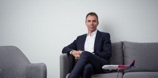 În luna aprilie, József Váradi, CEO Wizz Air, spunea că Blue Air se îndreaptă „spre faliment, șase luni mai târziu și-a suspendat zborurile