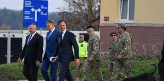 Vizita comuna a premierului regatului Tarilor de Jos, Mark Rutte, a președintelui României, Klaus Iohannis și a premierului României, Nicolae Ciucă, la baza militara de la Cinciu, în Brașov, 12 octombrie 2022. Inquam Photos / Alex Nicodim