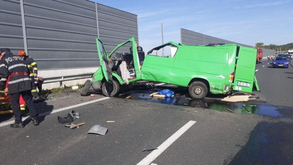 Un mort şi trei răniţi, între care un copil, într-un accident pe autostrada A1, în județul Hunedoara