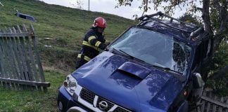 Stareţul unei mănăstiri din Vâlcea și un călugăr, răniți grav într-un accident rutier