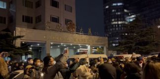 VIDEO Proteste fără precedent în mai multe orașe din China împotriva restricțiilor anti-COVID