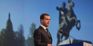 Medvedev este vicepreședinte al Consiliului de Securitate al Rusiei din 2020 și a deținut anterior funcția de președinte