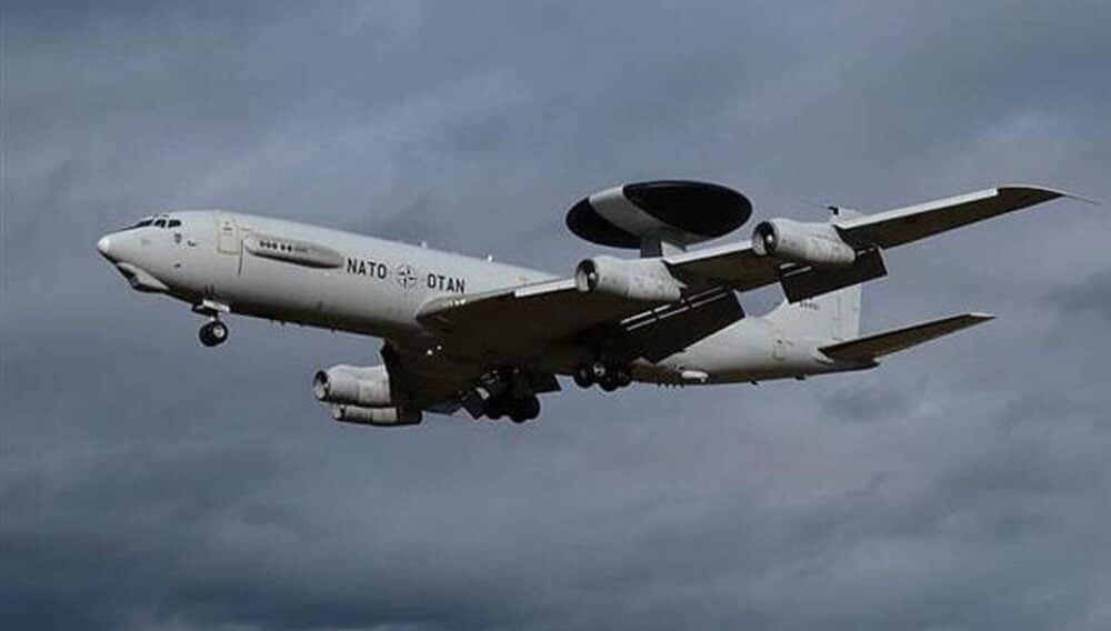 Prima aeronavă NATO de supraveghere AWACS a ajuns la baza de la Otopeni