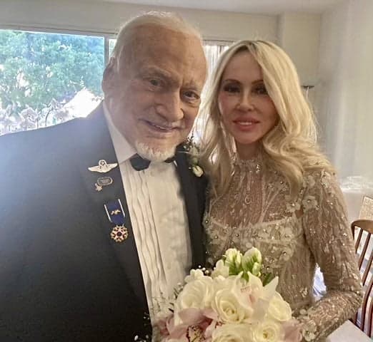 Astronautul Buzz Aldrin s-a căsătorit la 93 de ani, cu românca Anca Faur