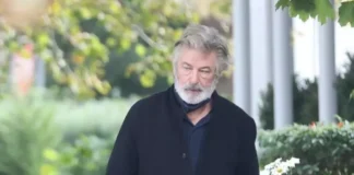 Un procuror din statul New Mexico i-a pus sub acuzare pe actorul Alec Baldwin și alte persoane pentru împușcarea mortală a regizoarei