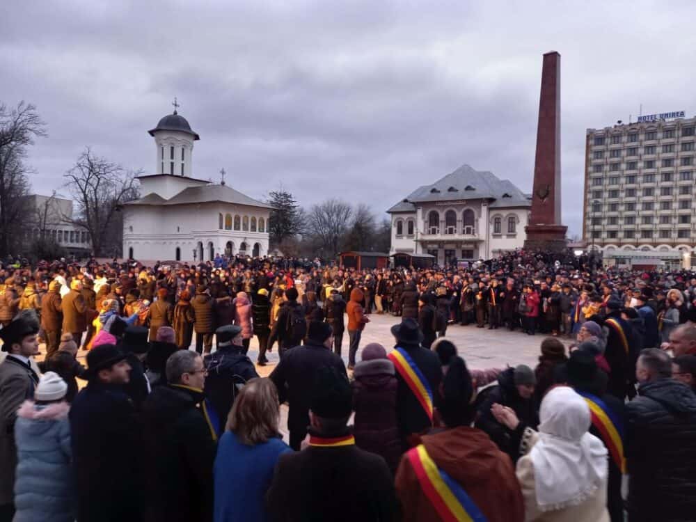 Ciucă şi Ciolacu nu s-au prins în Hora Unirii nici la Iaşi, nici la Focșani, în premieră pentru eveneimentele care marchează Unirea