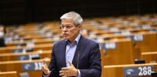 Cioloș îi cere lui Ciolacu să îl retragă din funcție pe Daea pentru "modul în care a negociat compensațiile de la Comisia Europeană”