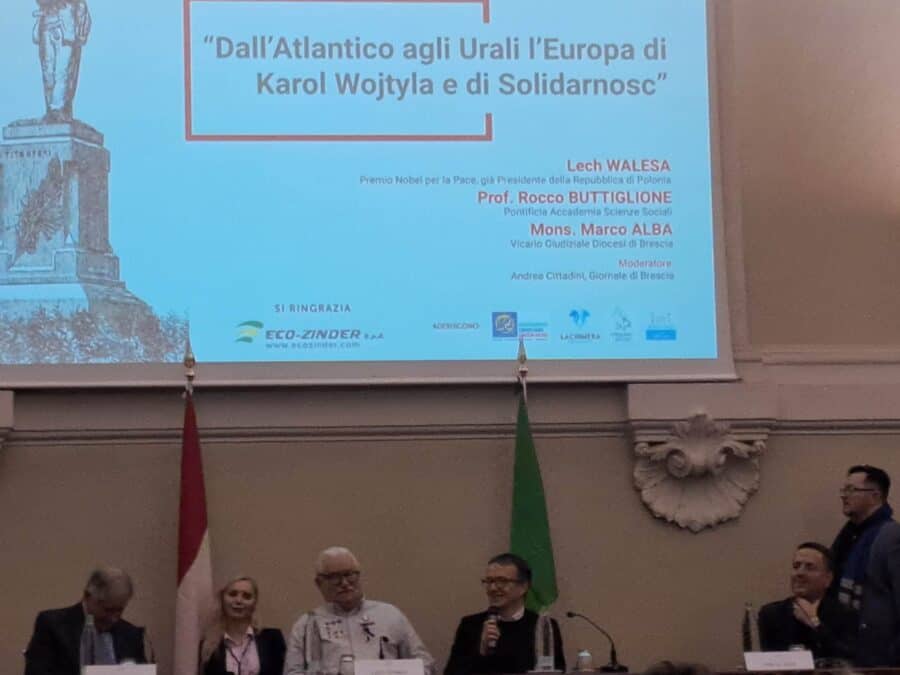 Lech Walesa, la conferința din Brescia. Foto Ionela Doboș