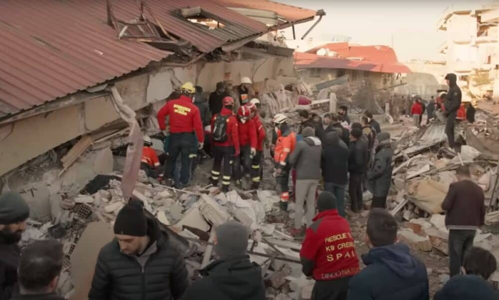 O femeie a fost scoasă în viaţă de sub dărâmături după 222 de ore de la cutremurul din Turcia
