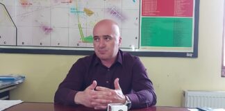 Lista este deschisă de Cătălin Albu, directorul Poliţiei Locale Ploiesti, care primeste bani pentru hrana si cazarea a trei ucrainieni.