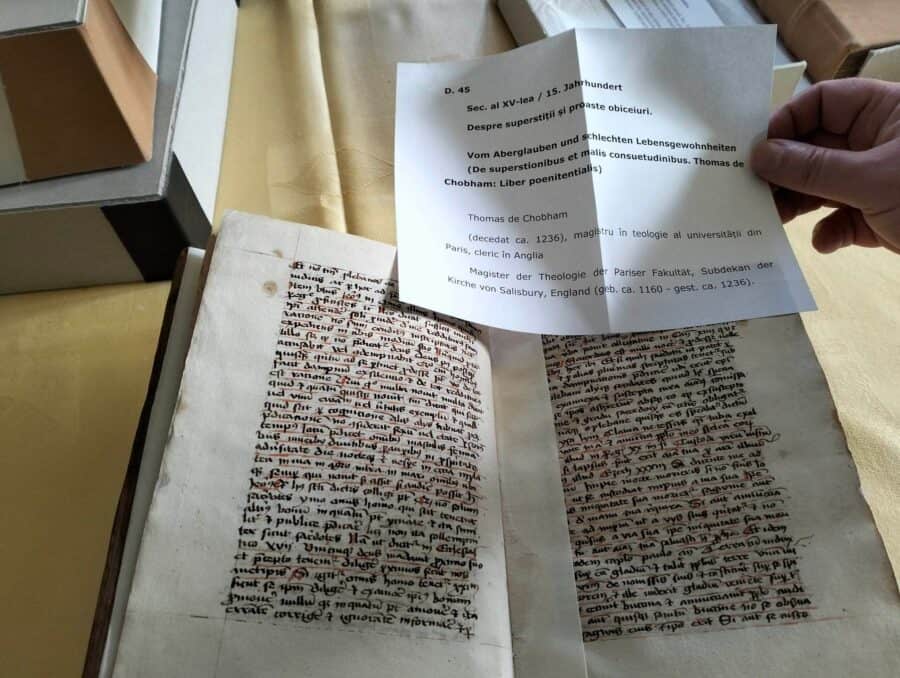 Volum manuscris din biblioteca veche a Bisericii Evanghelice