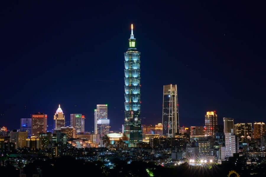 Taipei 101 a fost cea mai înaltă clădire din lume, cu o înălțime de 508,2 m, la momentul inaugurării, în 2004 până în 2009