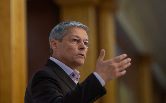 Dacian Cioloș, fost premier tehnocrat, a transmis, printr-un mesaj publicat pe Facebook, că televiziunea România TV ar trebui închisă: