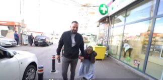 Cum profită fiul lui Piedone de o femeie sărmană Sursă foto captură video Facebook Vlad Popescu Piedone