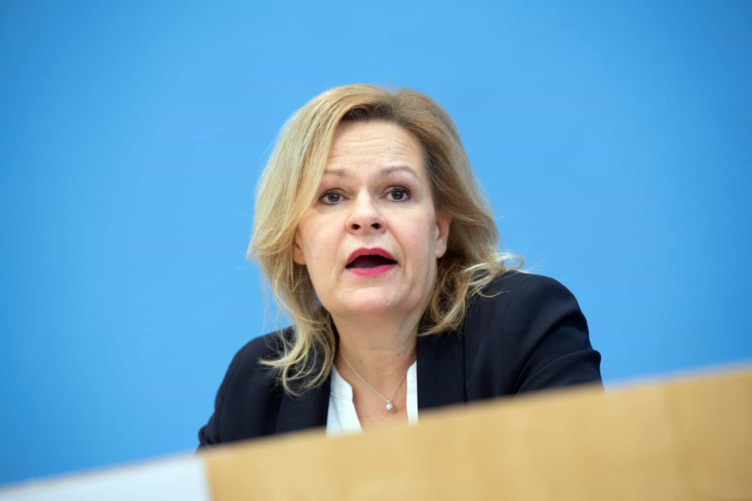 Nancy Faeser este ministrul german de interne. Foto: Paul Zinken/dpa