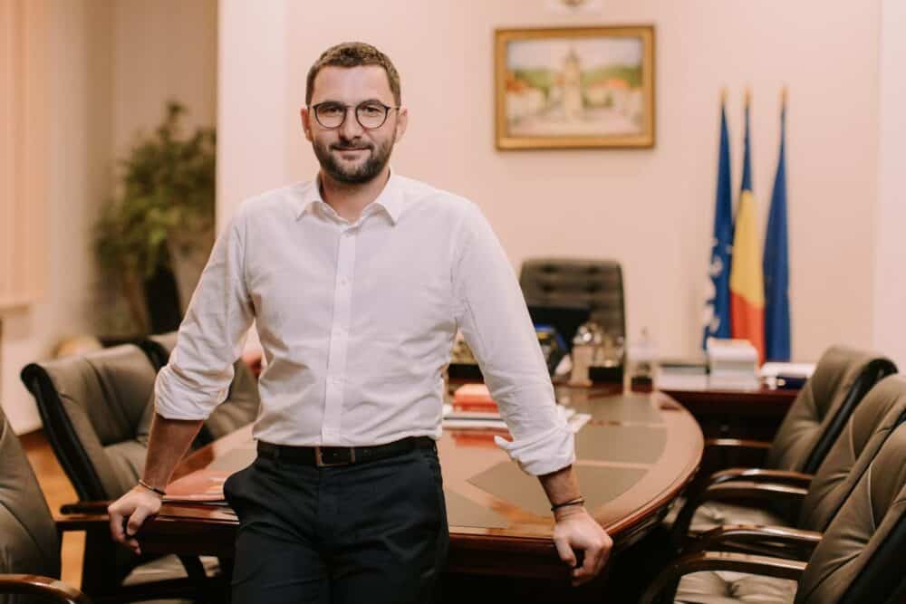 Primarul din Târgu Jiu şi-a anunţat trecerea de la PNL la PSD - 