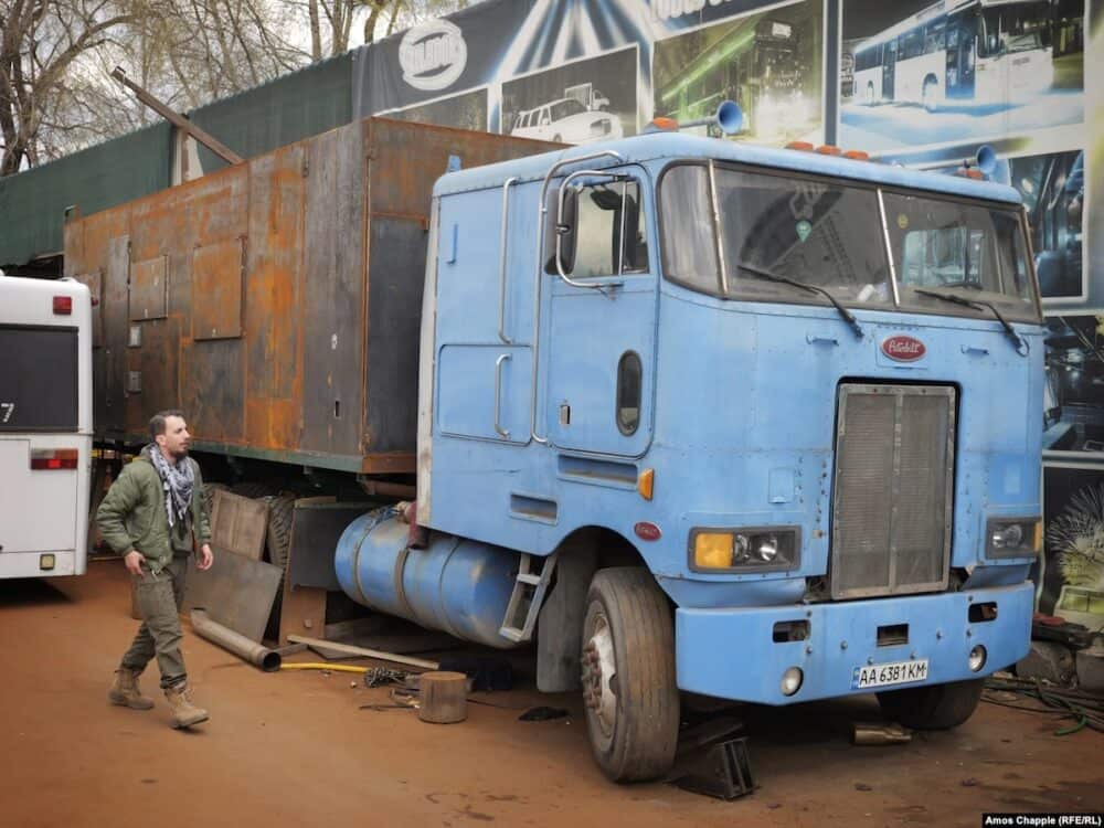 Românii au donat bani pentru crearea unei flote de spitale mobile blindate, în Ucraina. Foto Radio Free Europe