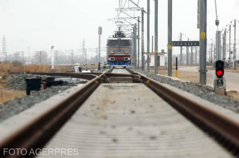 O locomotivă CFR a atins 210 km/h pe linia de testare de la Făurei, unul dintre cele mai mari inele feroviare din Europa Centrală și de Est