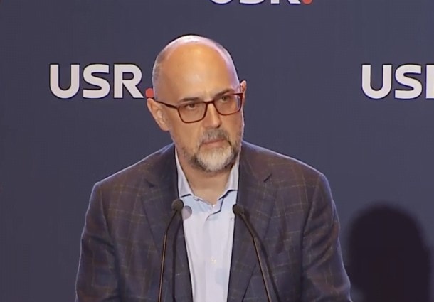 Kelemen Hunor a participat sambata la congresul USR, la scurt timp dupa ce UDMR a fost dat afara de la guvernare de PSD si PNL.