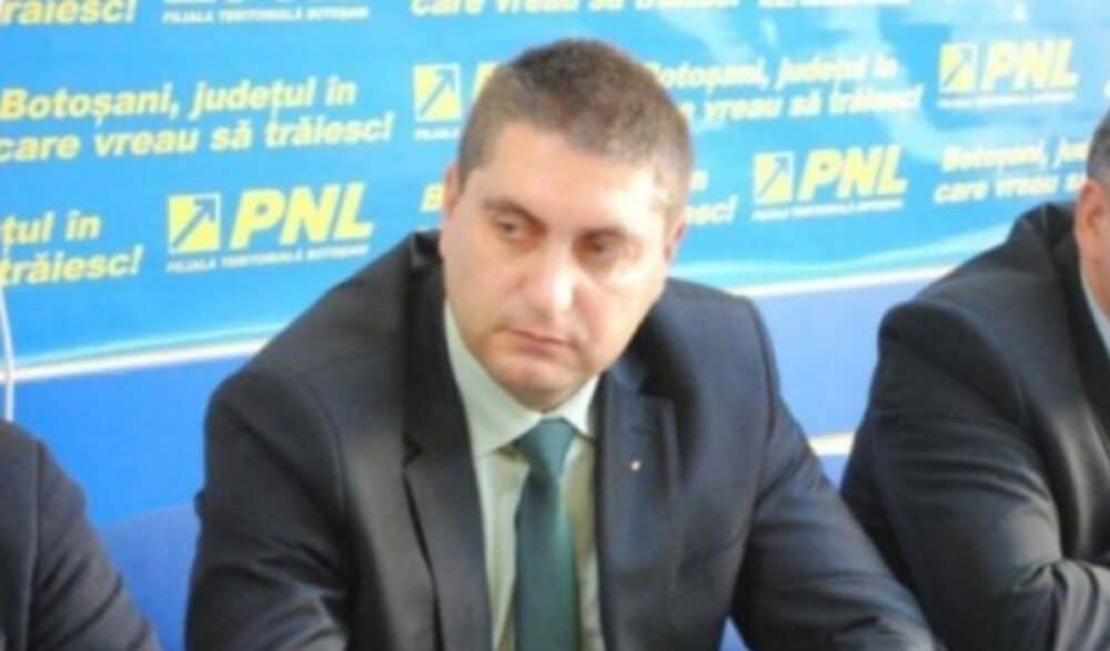 Șeful Direcţiei Regionale a Finanţelor Iaşi: şase case, la o leafă de aproape 10.000 lei/lună