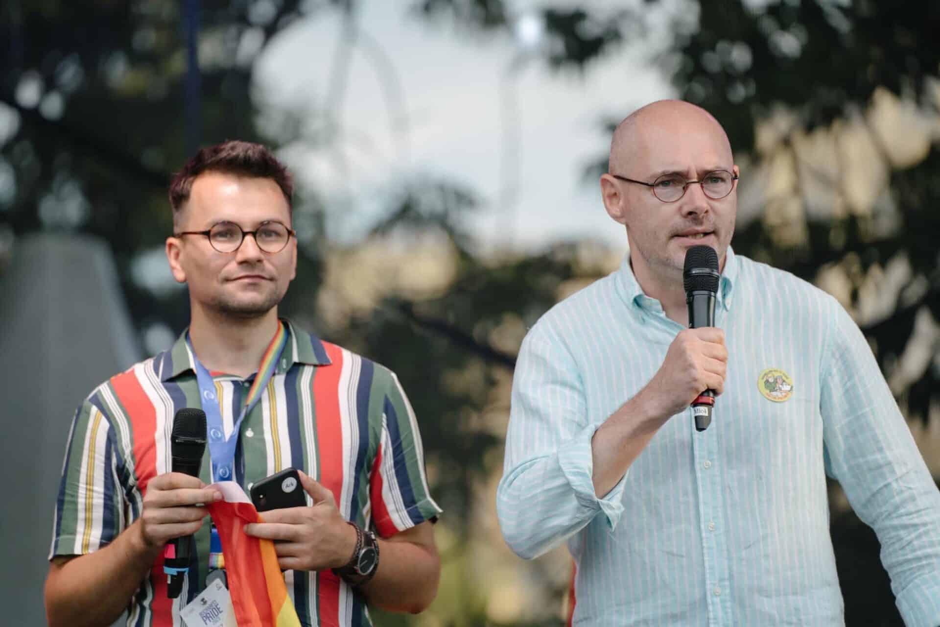 Florin Buhuceanu și partenerul său, Victor Ciobotaru, la Bucharest Pride 2023