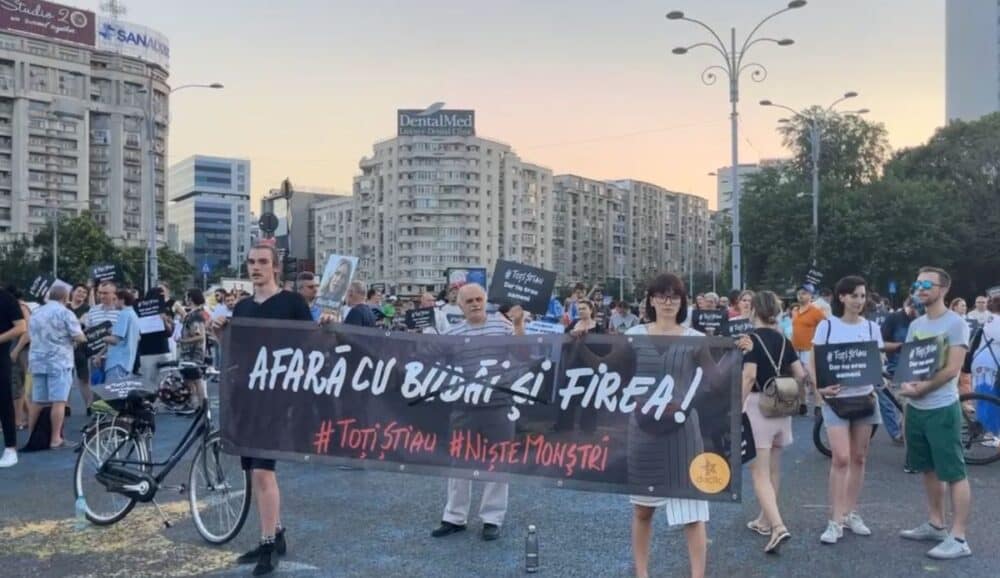 #Toți Știau. Protest în Piața Victoriei. Participanții îi cer premierului Ciolacu demiterea Gabrielei Firea