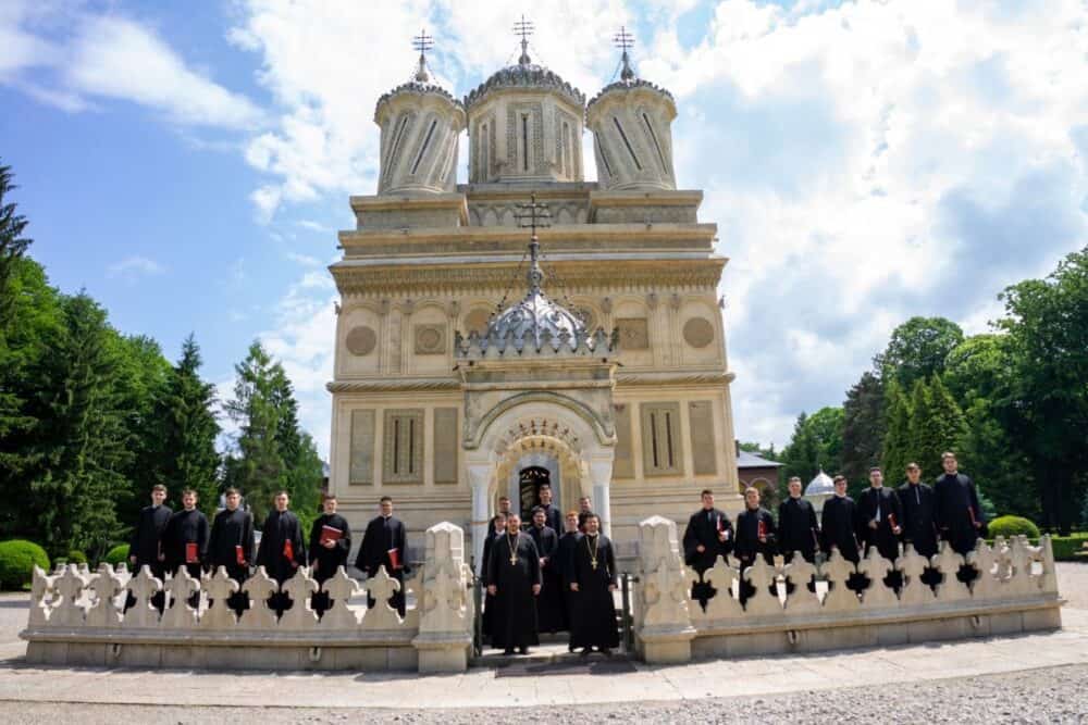 Rezultate slabe la Bacalaureat la seminariile teologice din Argeș