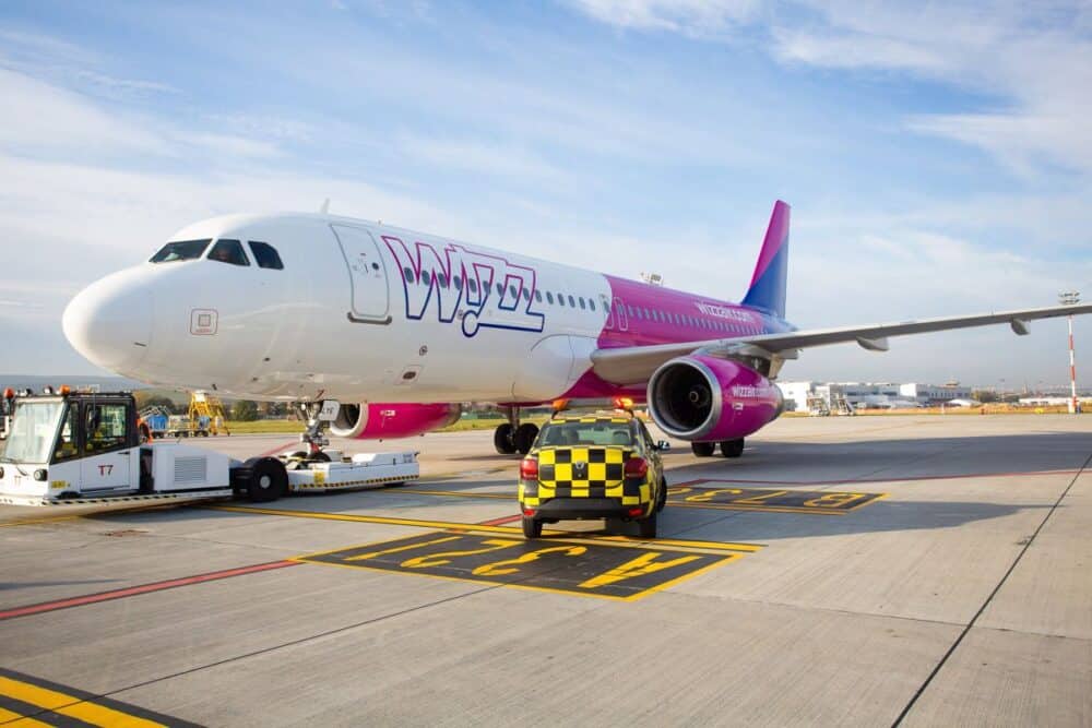 Pasagerii unei curse Wizz Air spre București, dați jos de două ori din avion în două zile consecutive