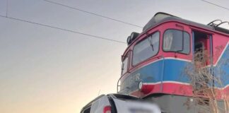 Accident grav în Buzău. Trei morți și un rănit în stare critică, după ce un tren a lovit o mașină