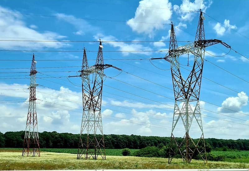 Cât de veche este rețeaua de electricitate din România - pe hârtie, planurile de investiții în energie arată bine, pe teren, nu