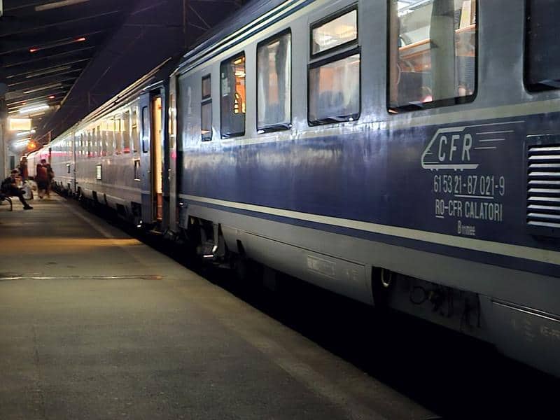 De ce trenurile românești de noapte au rămas „în beznă”, în timp ce restul Europei investește mult și lansează mereu rute noi