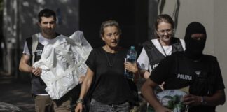 Mama lui Vlad Pascu a fost reținută 24 de ore, cu propunere de arestare preventivă. FOTO: Inquam Photos/ Octav Ganea.