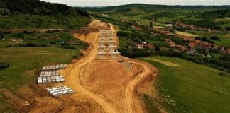 Viaduct de pe autostrada A3 construit peste un cimitir