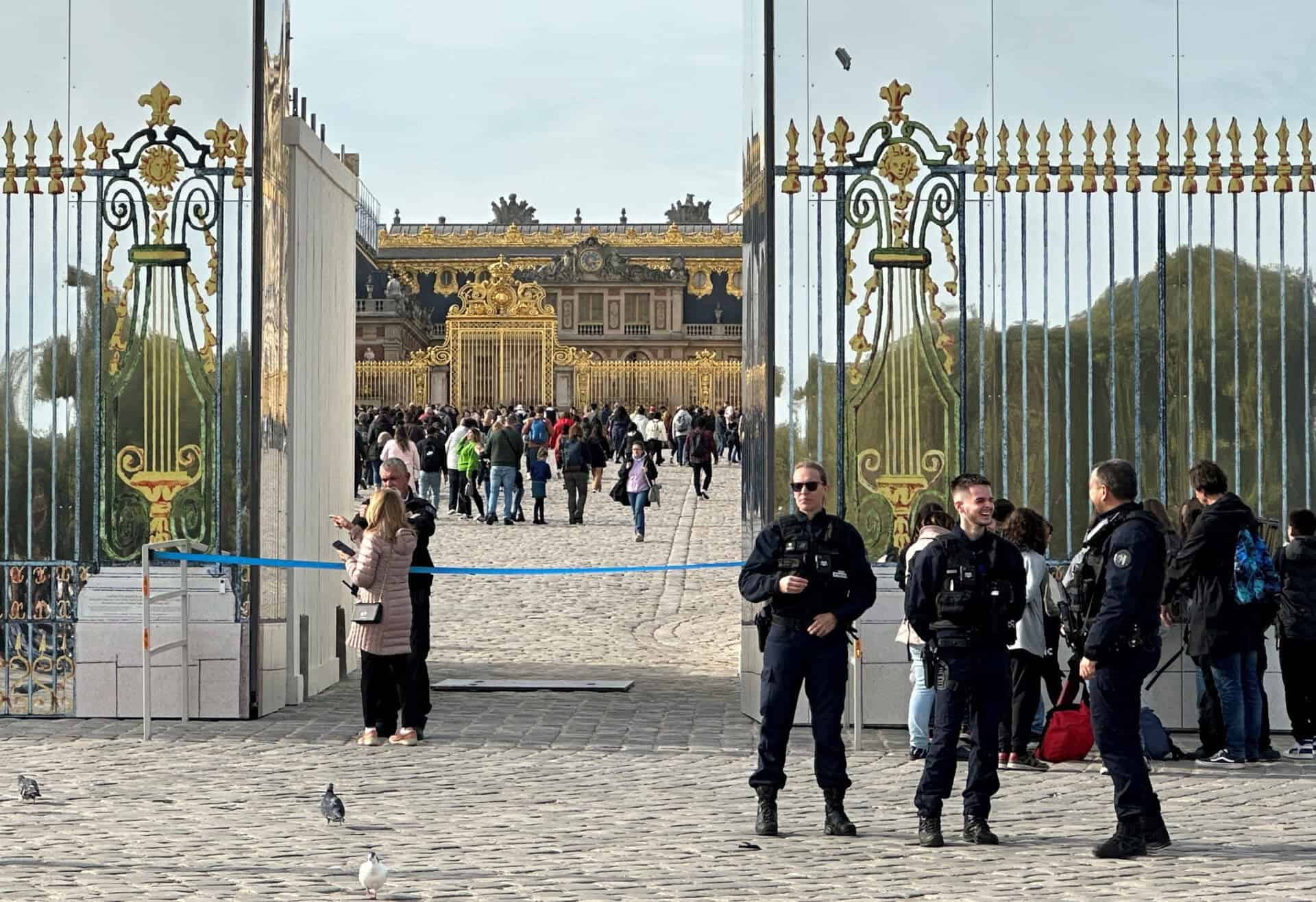 Palatul Versailles, evacuat pentru a şaptea oară din cauza unei ameninţări cu bombă