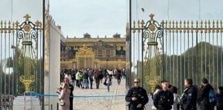 Palatul Versailles, evacuat pentru a şaptea oară din cauza unei ameninţări cu bombă