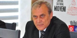 Primarul din Mioveni, prins când returna o mită de 10.000 de euro