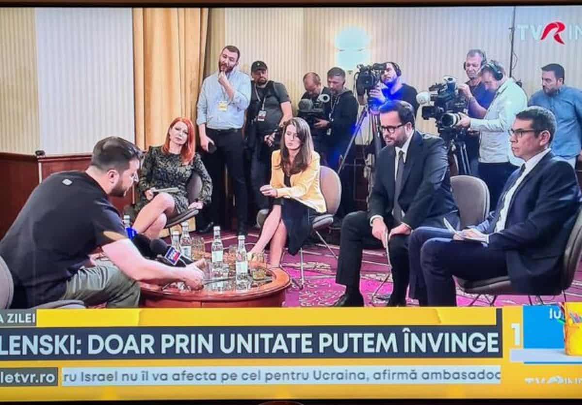 Aktual24: Cum a arătat în realitate „exclusivitatea” Antena 3 și Digi24 cu Zelenski. Conferință de presă la care au participat și alte posturi TV