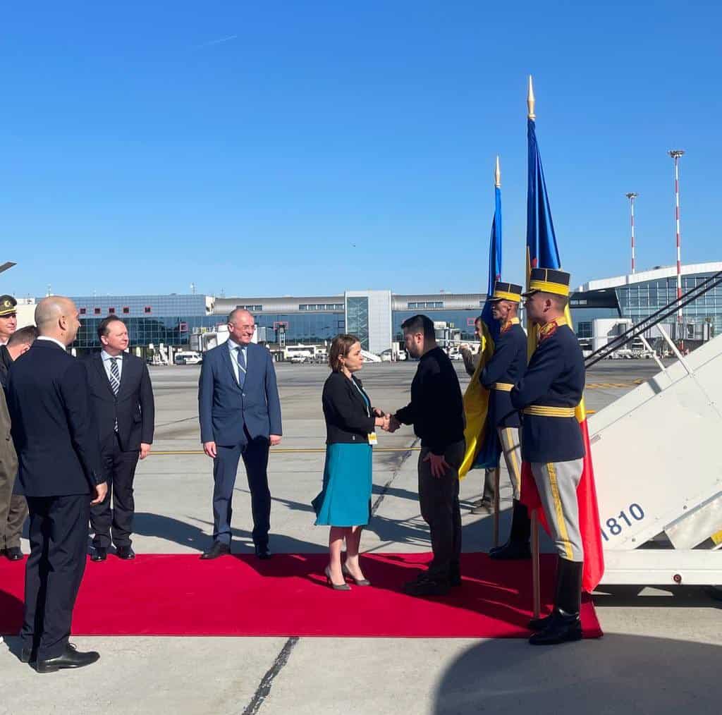 Discursul lui Zelenski anulat oficial. Șoșoacă a amenințat că „va fi rău” în Parlament. Foto MAE