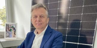 Revoluționarul care s-a întors din Italia pentru monta panouri fotovoltaice în România