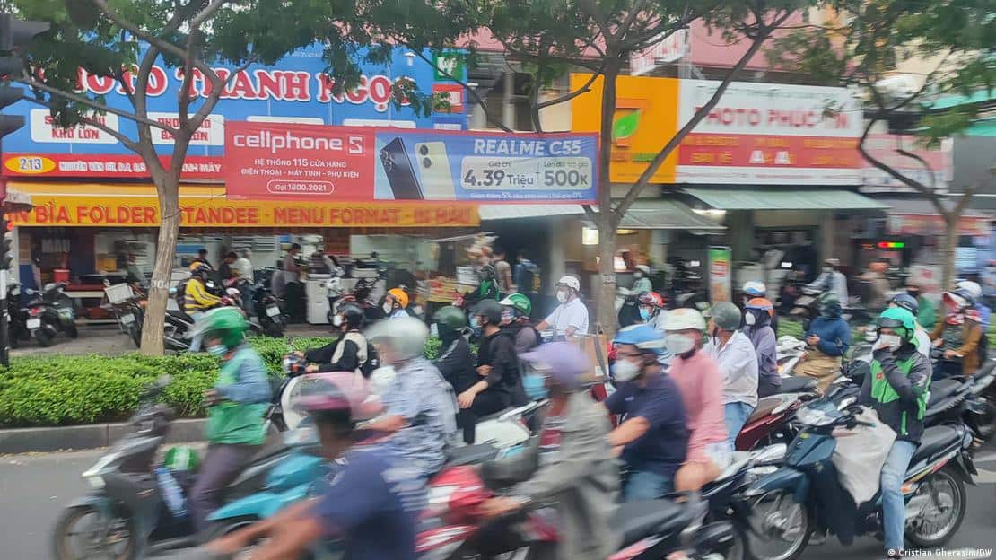 Oraşul asiatic cu jumătate din populaţia României - Ho Chi Minh City sau Saigon este cel mai mare şi populat oraş din Vietnam.