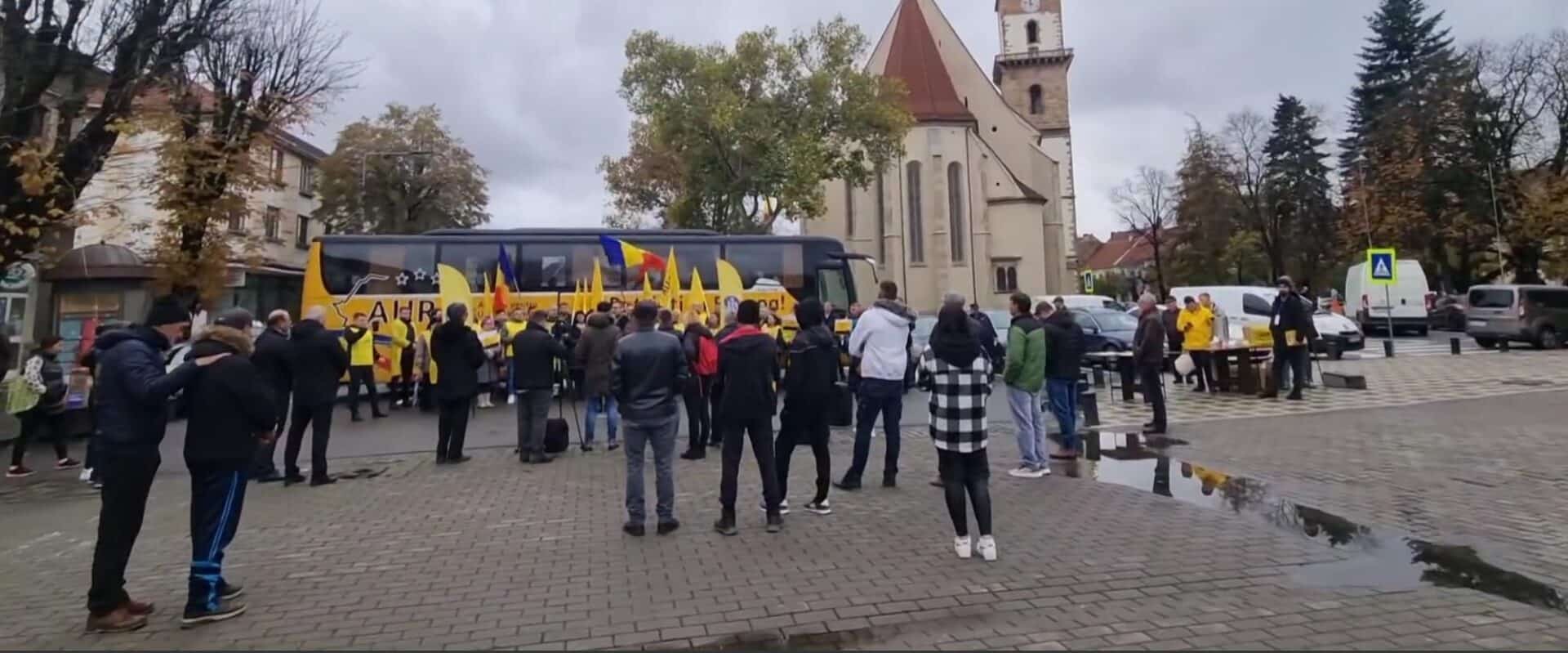 Caravana AUR a adunat doar câteva zeci de simpatizanți la Bistrița FOTO saptamana Online