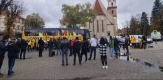 Caravana AUR a adunat doar câteva zeci de simpatizanți la Bistrița FOTO saptamana Online