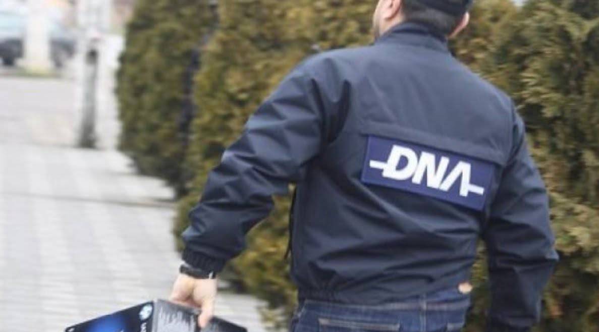 Percheziții DNA la Vama Sculeni - suspiciuni de corupție - mită pentru a lăsa mașinile să treacă frontiera fără a fi controlate.